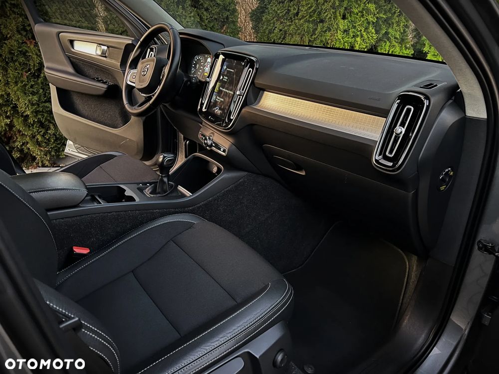 Volvo XC 40 D3 Momentum - 38