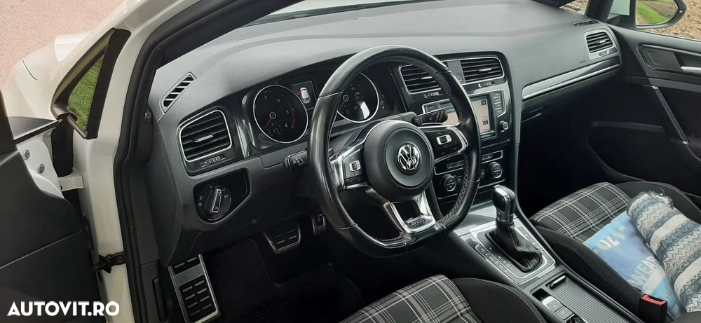 Volkswagen Golf 2.0 TDI DSG GTD - 16