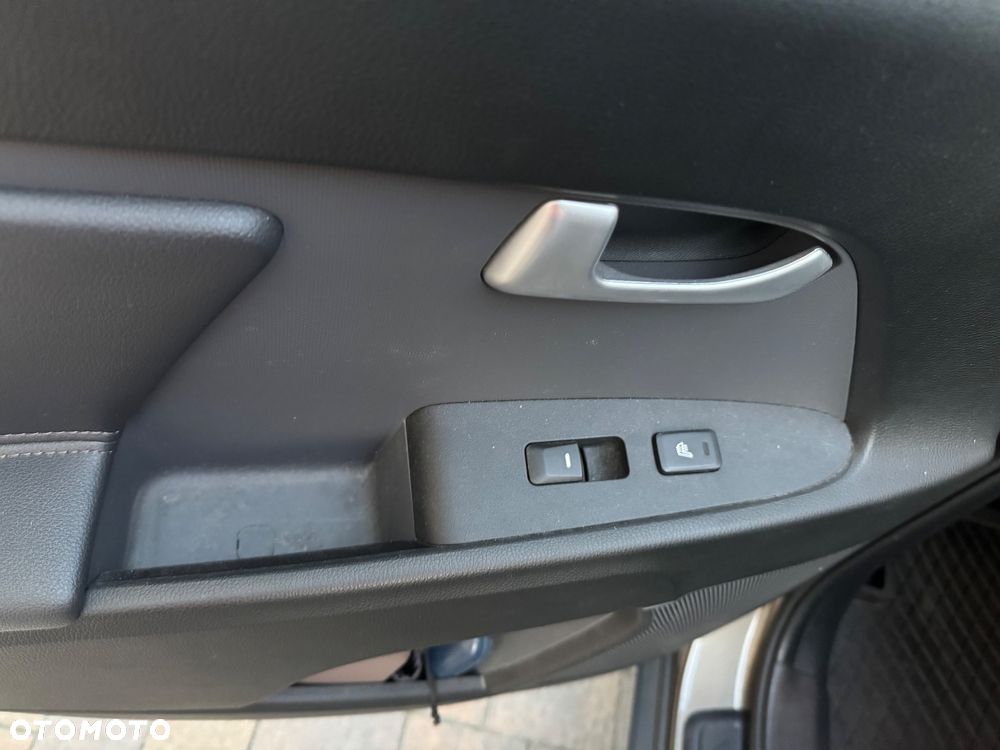 Kia Sportage 1.6 GDI L 2WD - 12