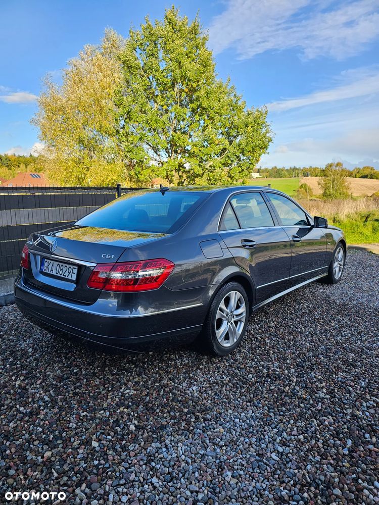Mercedes-Benz E-Class 2010 photo 4