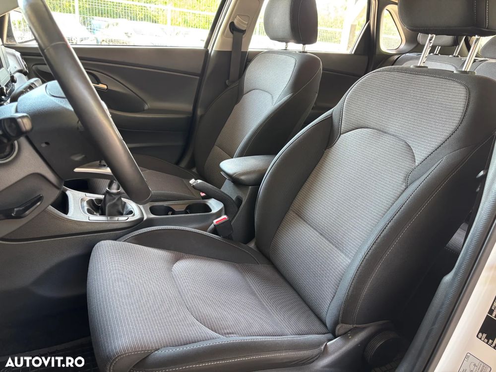 Hyundai i30 1.5 110CP M/T Comfort - 32