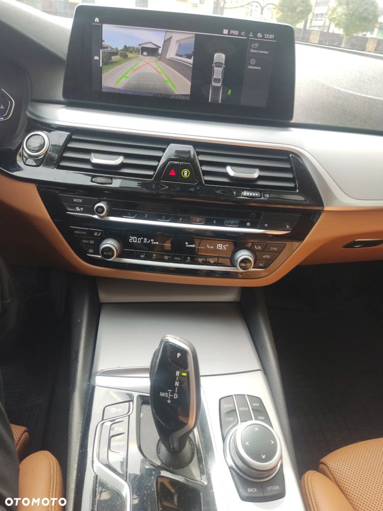 BMW Seria 5 520i mHEV Business Edition sport - 2