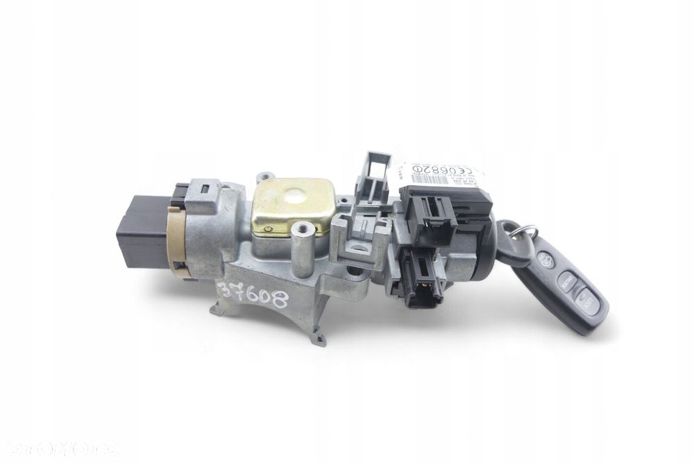 ひ NISSAN QASHQAI II J11 WTYCZKA KOSTKA LAMPY PRZÓD 5 PIN za 48.00PLN