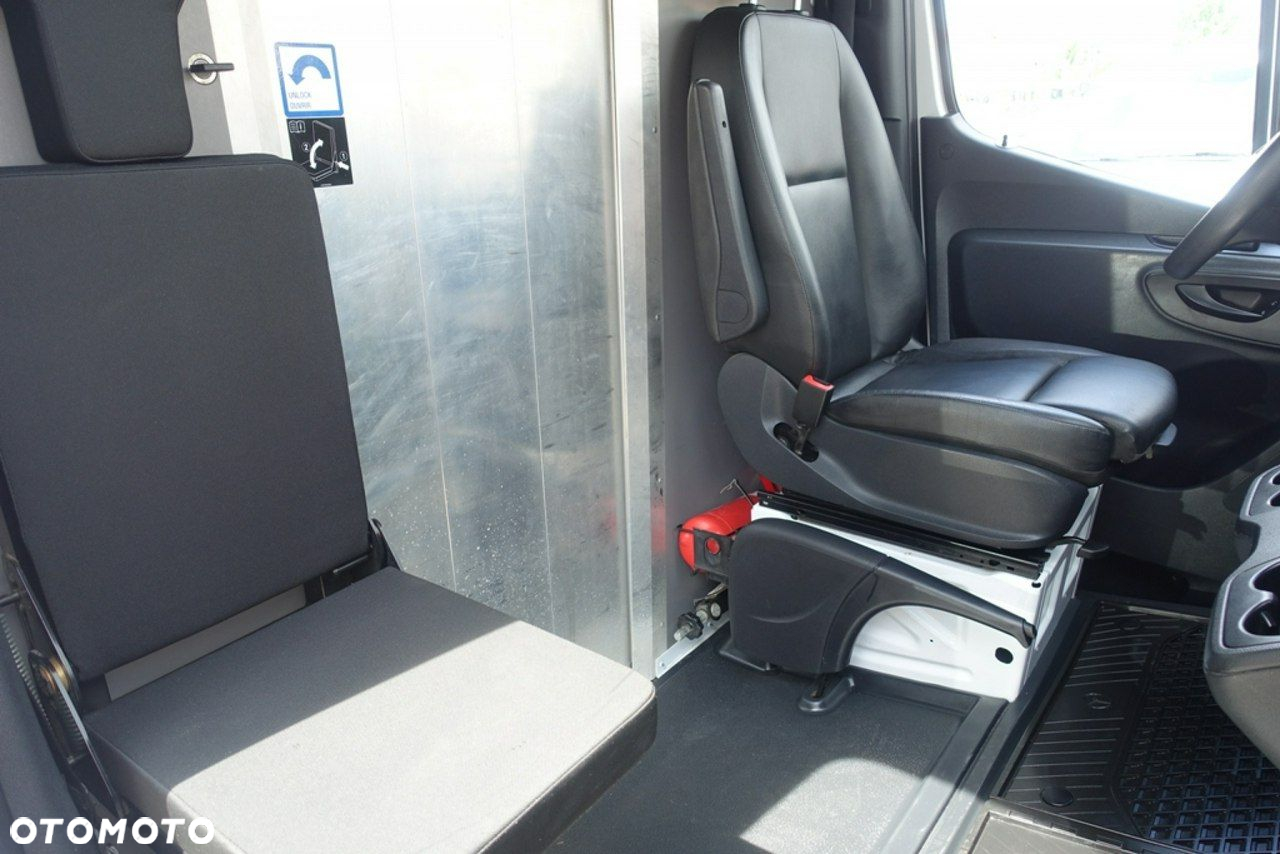 Mercedes-Benz Sprinter - 21
