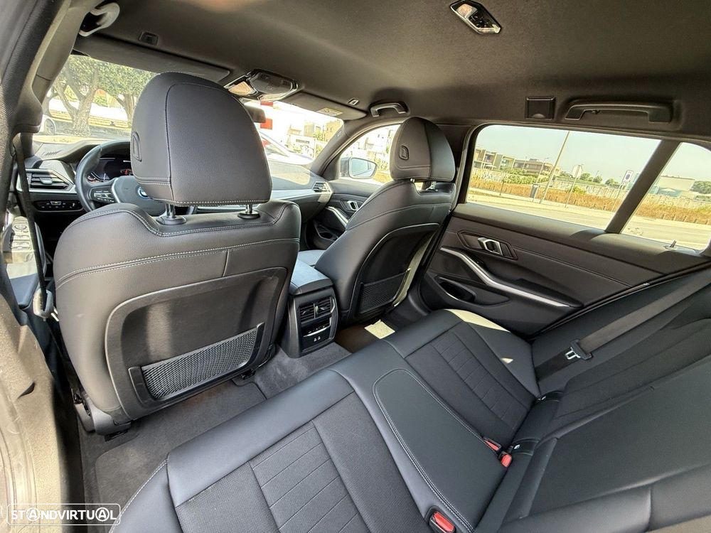 BMW 320 e Touring Line Sport Auto - 24