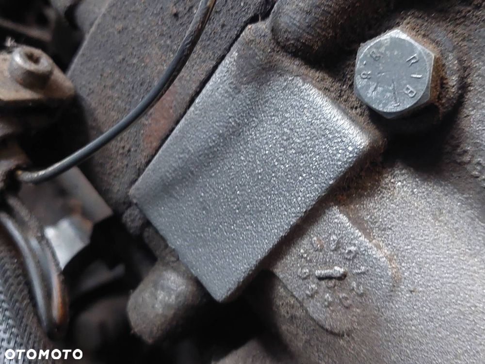 SILNIK KOMPLETNY DIESEL Z UKŁADEM PALIWOWYM I TURBINĄ VOLVO V70 I D5252T - 2