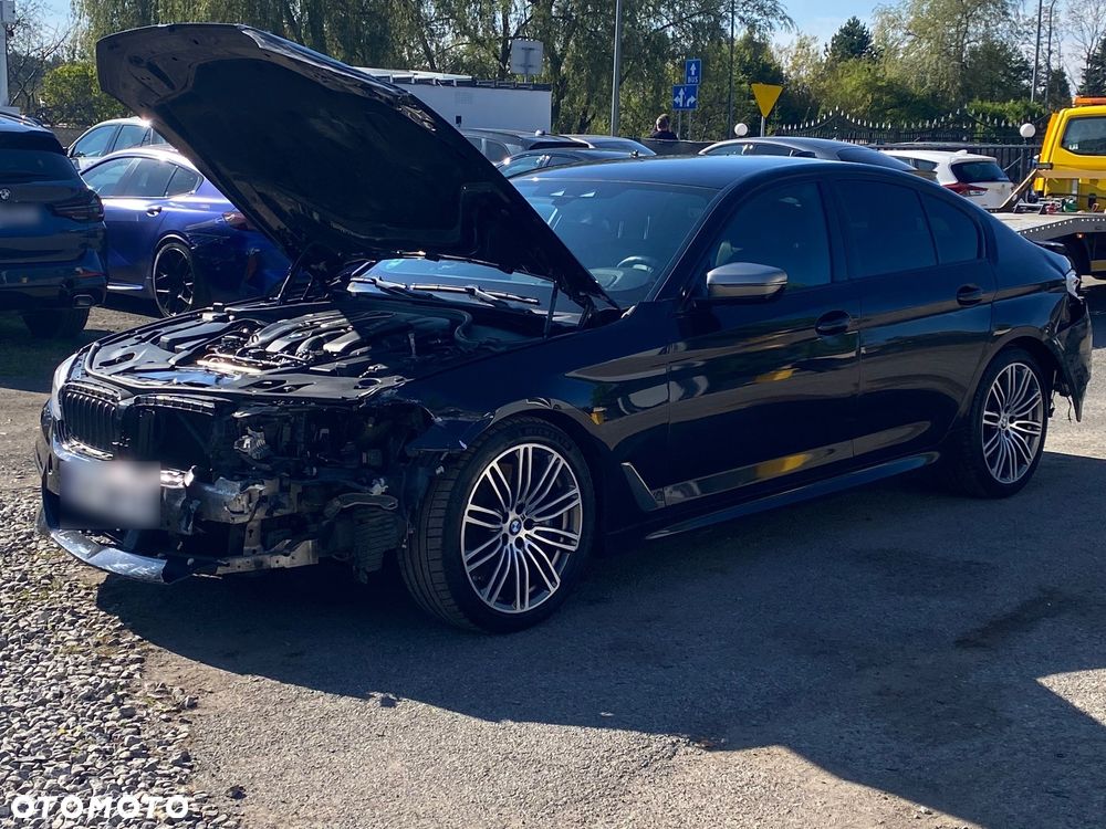 BMW Seria 5 M550i xDrive sport - 9