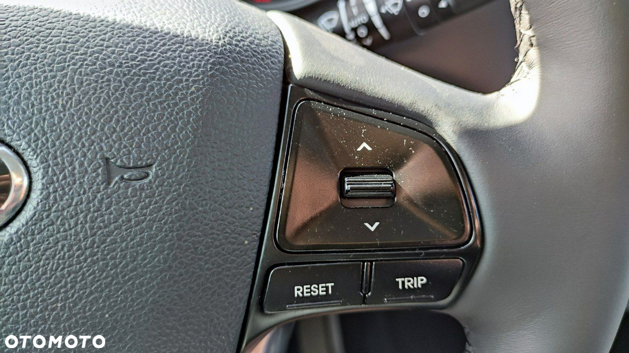 Kia Rio - 32