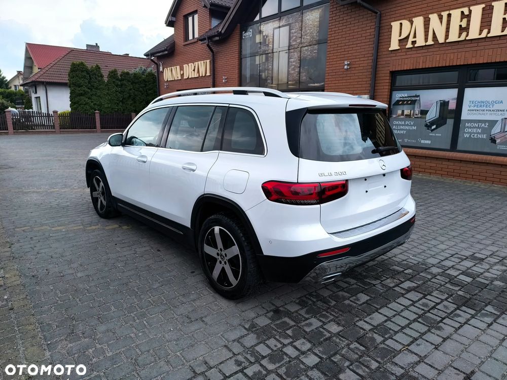 Mercedes-Benz GLB - 1