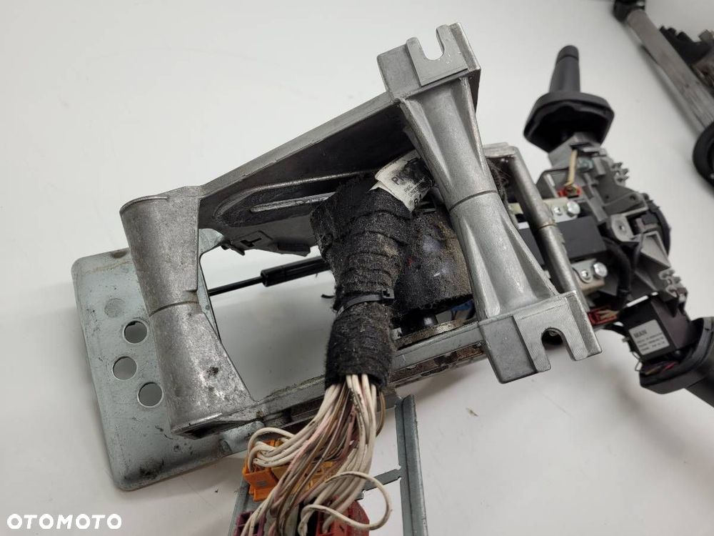 KOLUMNA KIEROWNICZA STACYJKA KLUCZYK TAŚMA MANETKI MAN TGX 81461136236 - 8