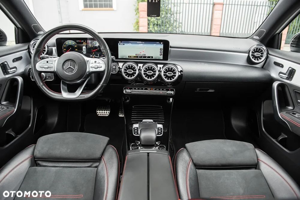 Mercedes-Benz Klasa A 250 7G-DCT AMG Line - 32