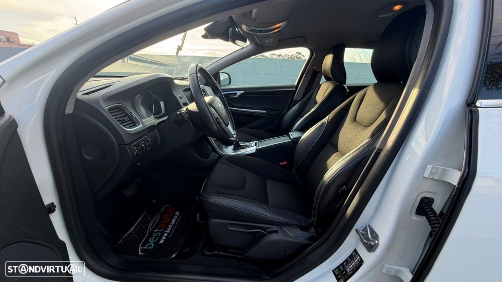 Volvo V60 2.4 D6 Momentum AWD Phev - 19