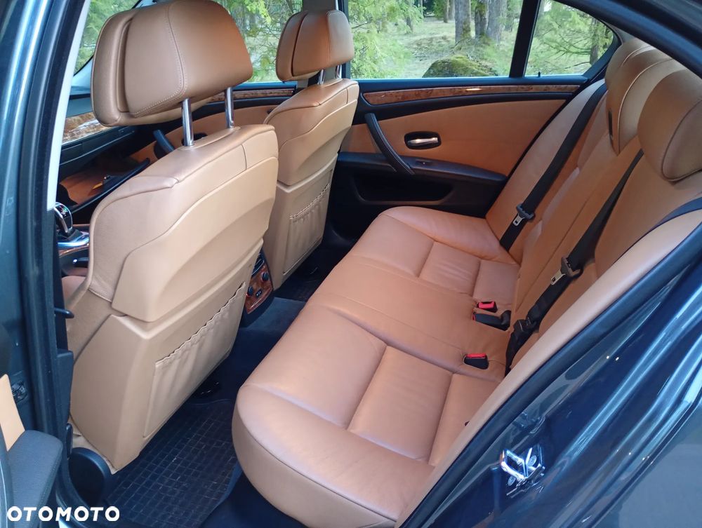 BMW Seria 5 530d Sport-Aut Edition Sport - 11