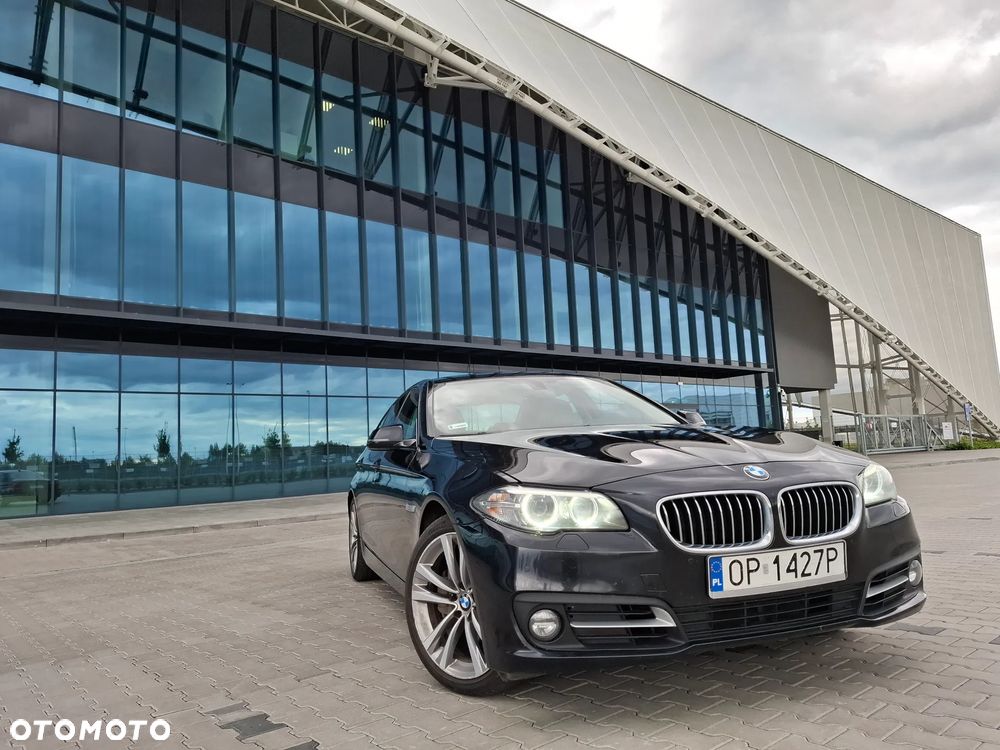 BMW Seria 5 525d xDrive - 10