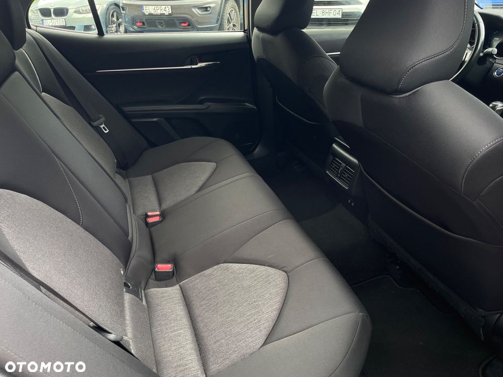Toyota Camry 2.5 Hybrid Comfort CVT - 27