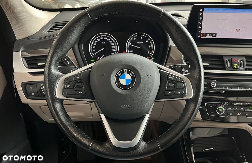 BMW X1 xDrive20d Sport Line - 12