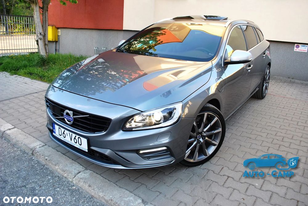 Volvo V60 D6 AWD Plug-in Hybrid R-Design Summum - 10