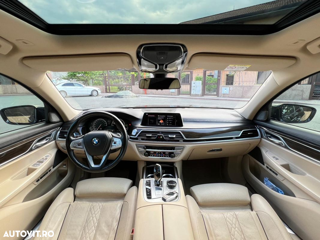 BMW Seria 7 750i xDrive - 13