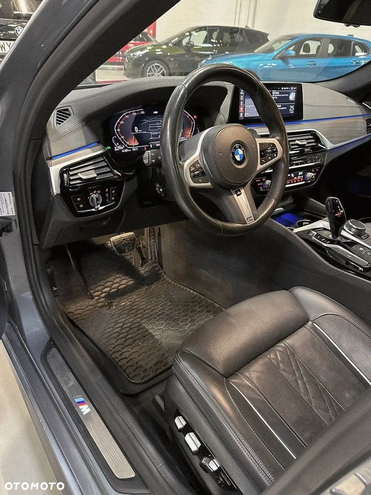 BMW Seria 5 520d xDrive - 11