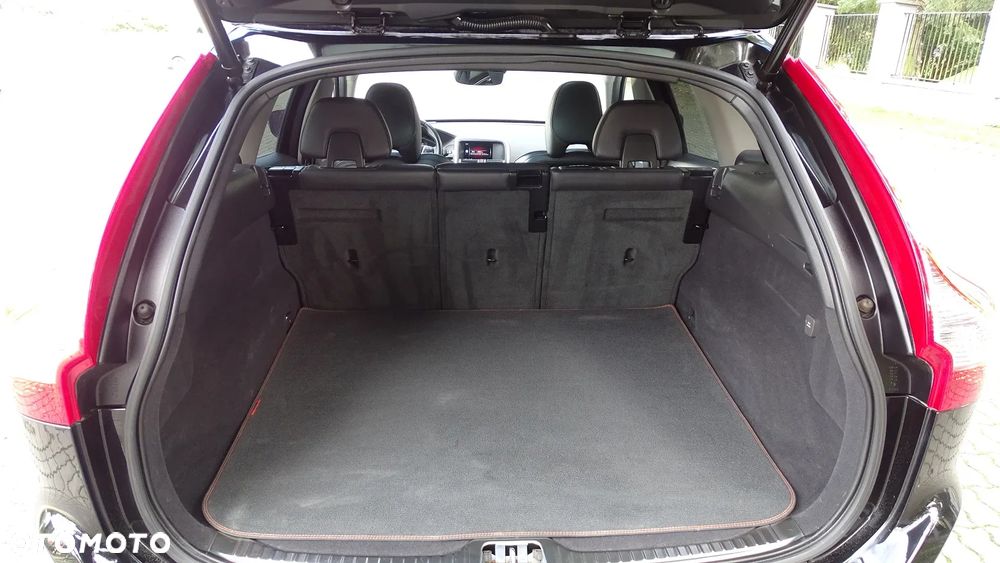 Volvo XC 60 D3 Drive-E Ocean Race - 9