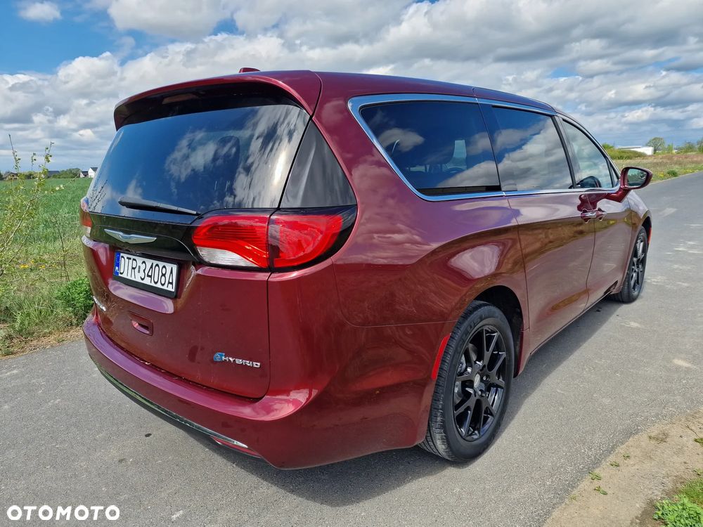 Chrysler Pacifica - 17