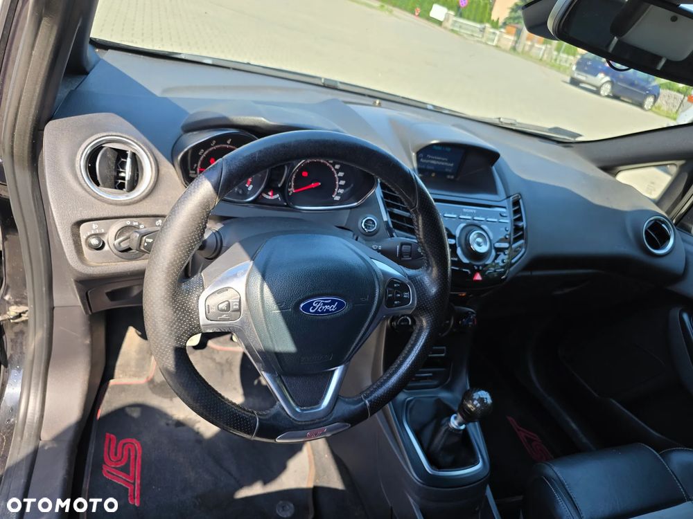 Ford Fiesta ST2 - 8