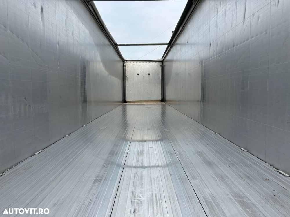 Alta Peischl, Walking floor, 2022, Jante Al, podea 10mm, factura externa - 17