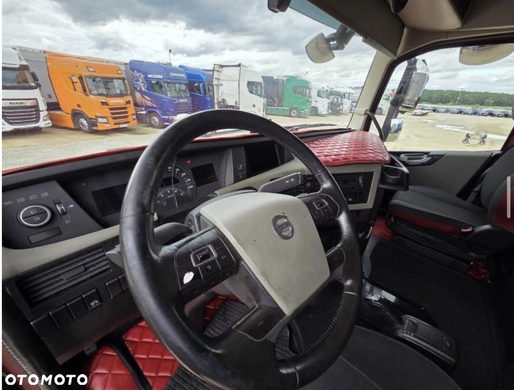 Volvo FH 500 XXL TELEWIZOR / KSENONY / FULL SPOJLERY / LAKIER METALIK / DŁUGA RAMA AKUMULATORY Z TYŁU / LAMPY LED / NAJWIĘKSZA KABINA XXL z TV / 2017 ROK !! - 22