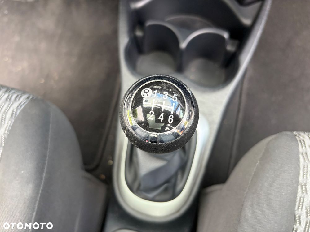 Toyota Yaris 1.33 Selection Passion - 35