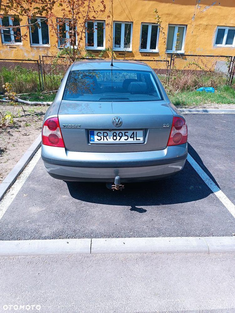Volkswagen Passat 2.0 Comfortline - 8