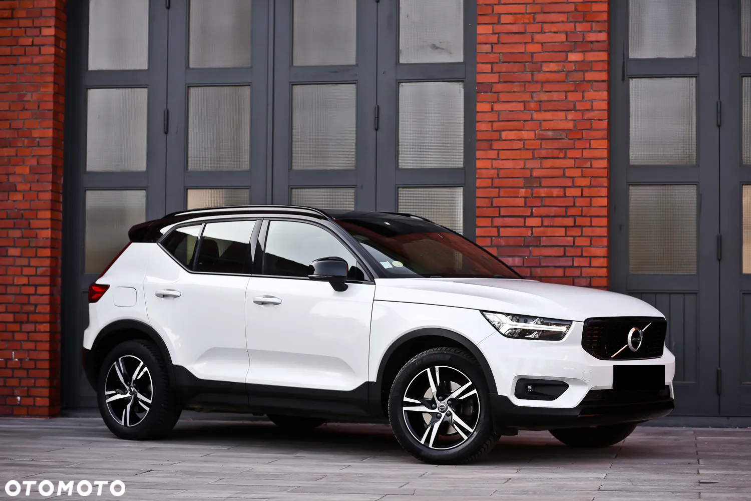 Volvo XC 40 D4 AWD Geartronic R-Design - 5