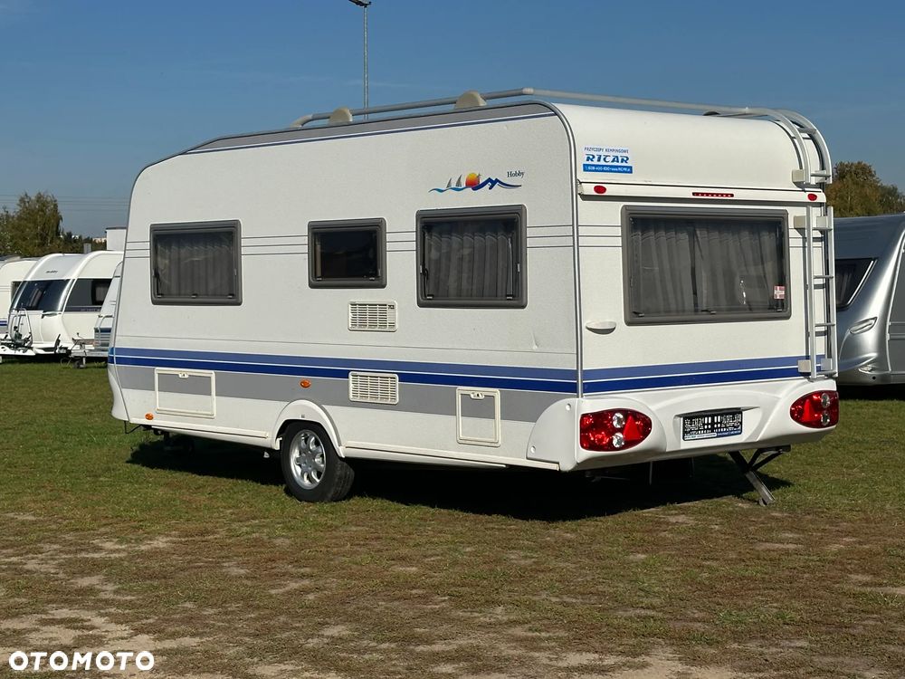 Hobby 460 UFE z markizą pompowaną i bagażnikiem rowerowym. - 3