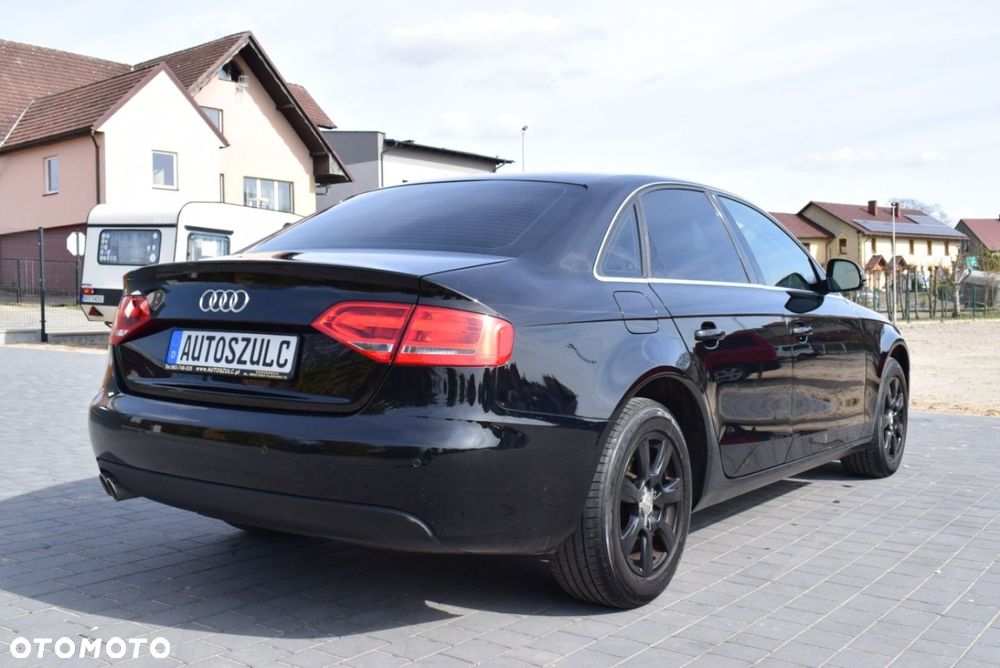 Audi A4 Limousine - 8