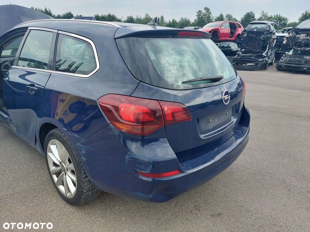 Opel Astra J lampa tylna prawa na błotnik - 2