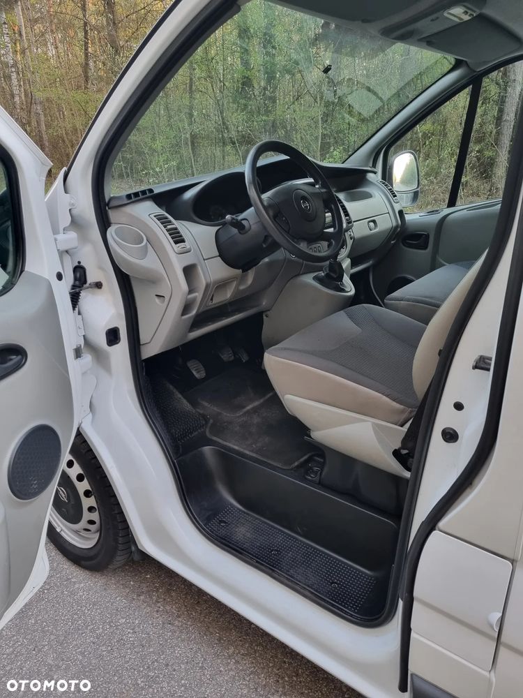 Opel Vivaro - 10