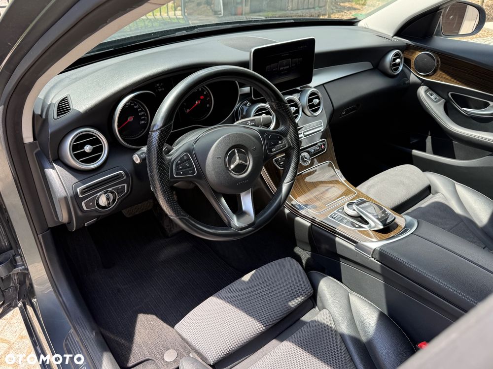 Mercedes-Benz Klasa C 250 7G-TRONIC Avantgarde - 19