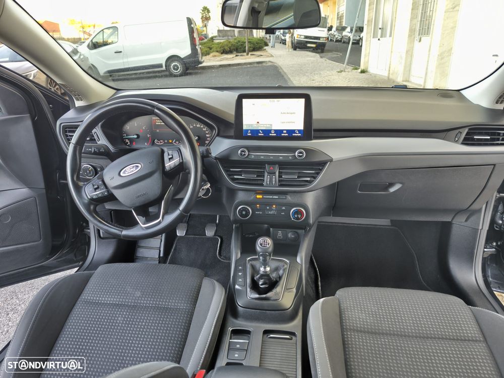 Ford Focus SW - 13