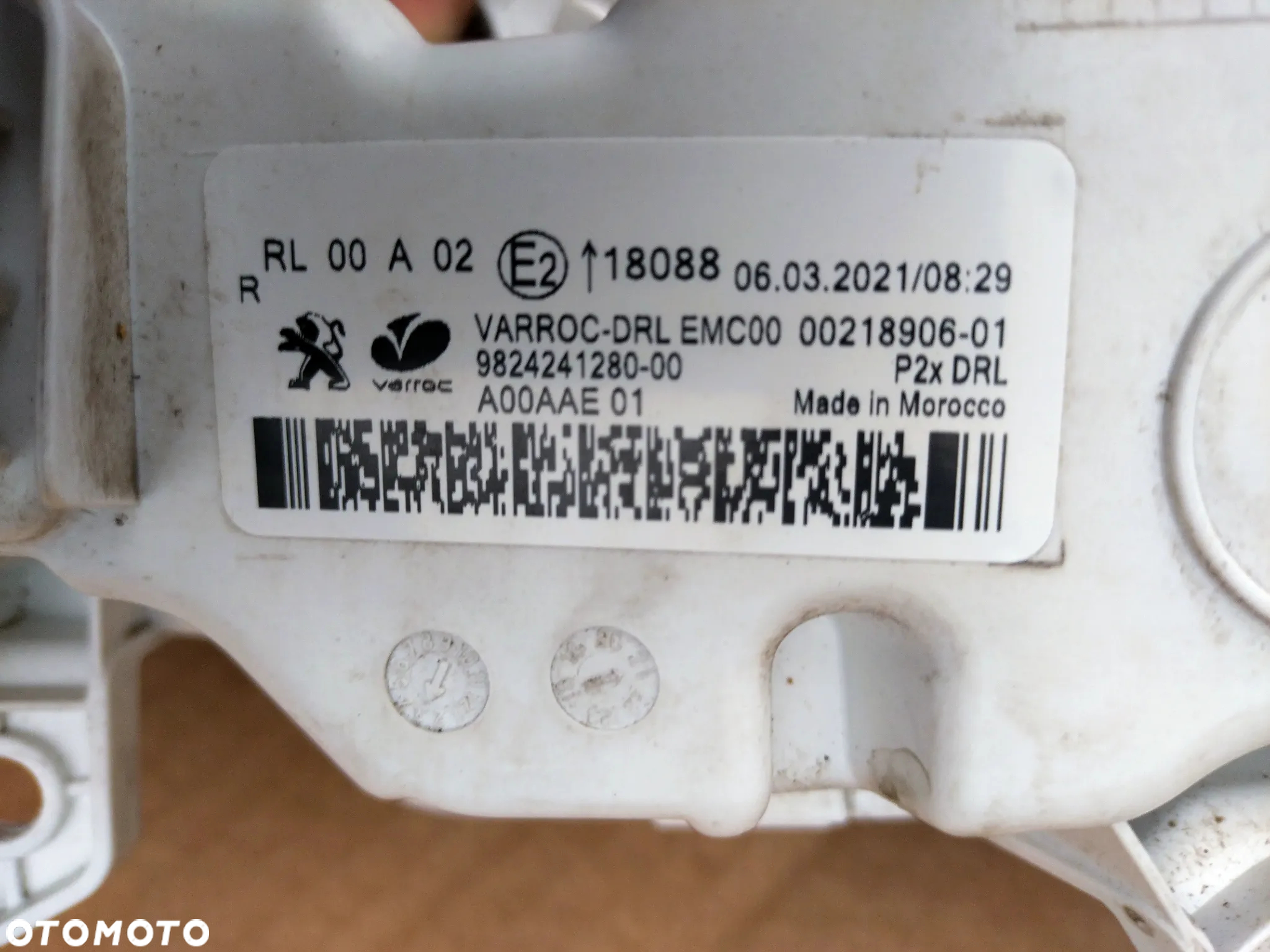 PEUGEOT 208 II LED DRL PRAWY ORYGINAŁ - 9