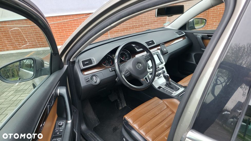 Volkswagen Passat - 14