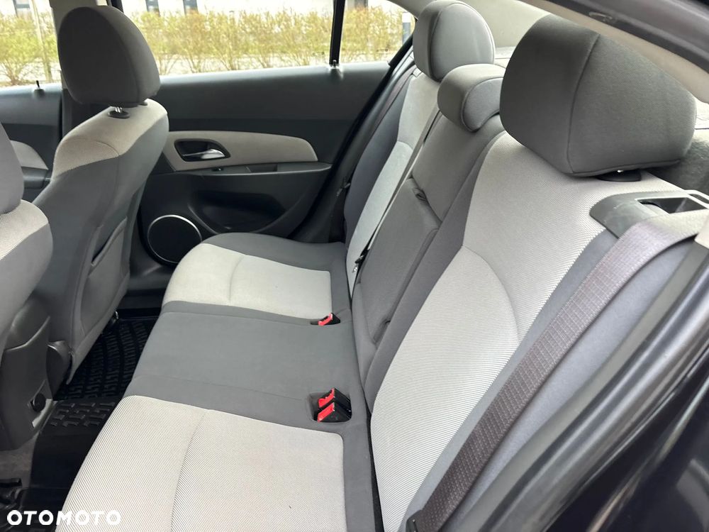 Chevrolet Cruze - 16