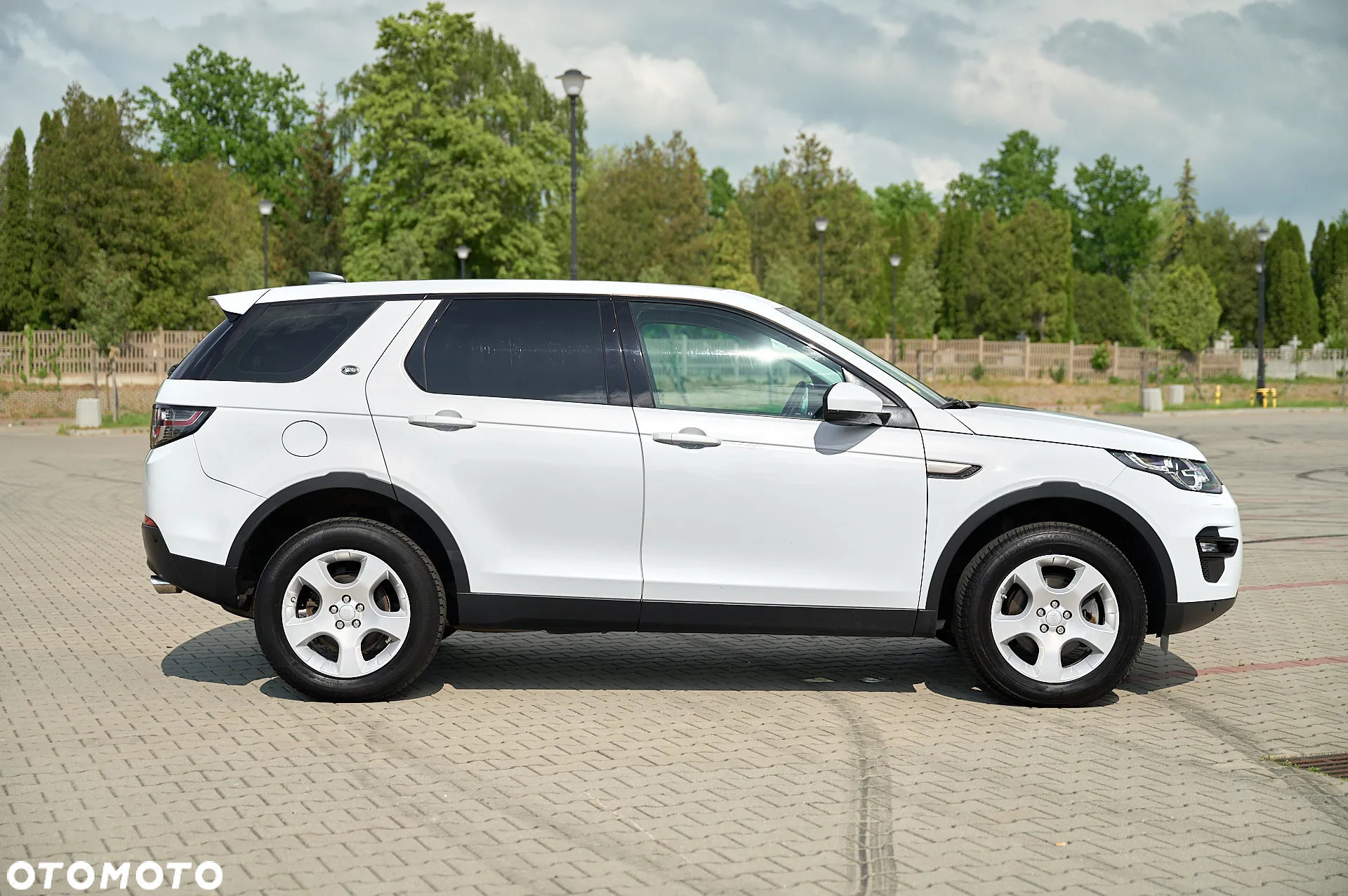 Land Rover Discovery Sport 2.0 eD4 HSE Luxury - 18
