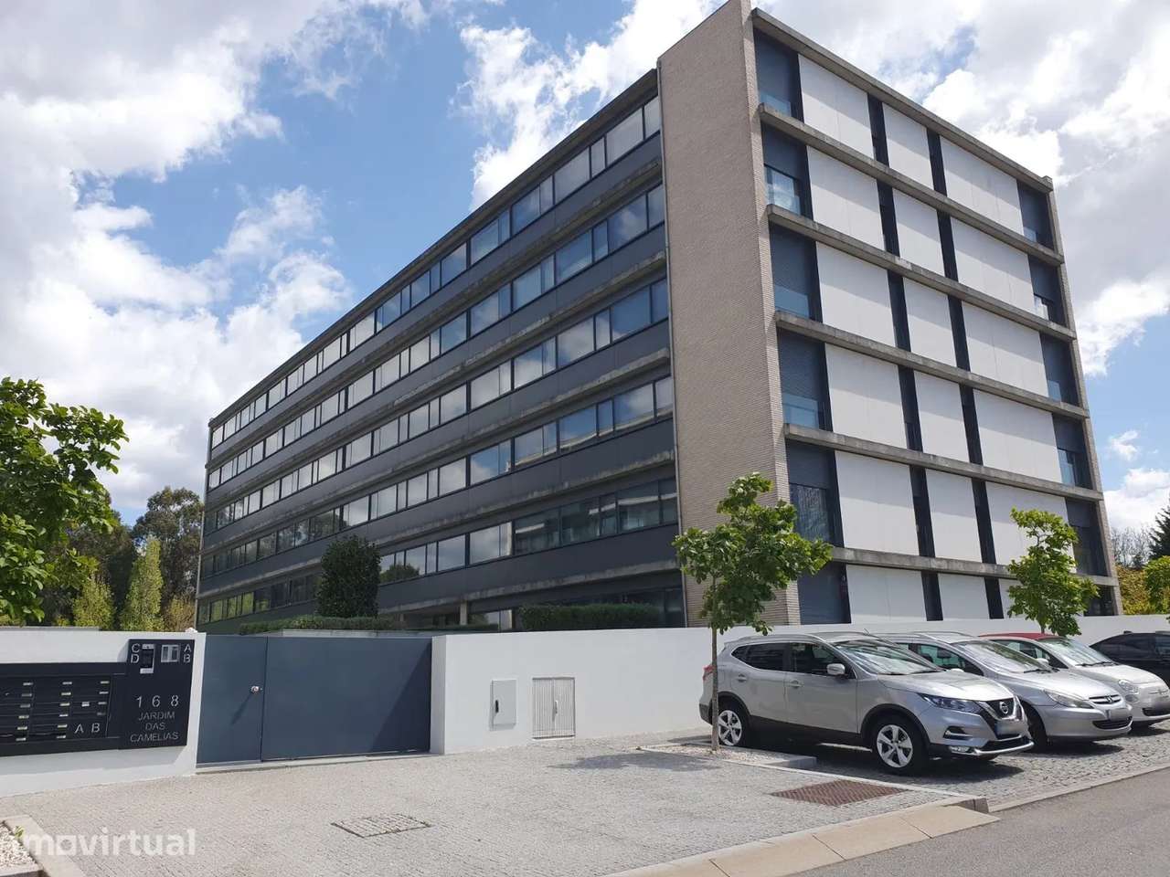 Apartamento T4, situado em condomínio fechado em Mafamude-SD/04361/MH - Grande imagem: 2/14