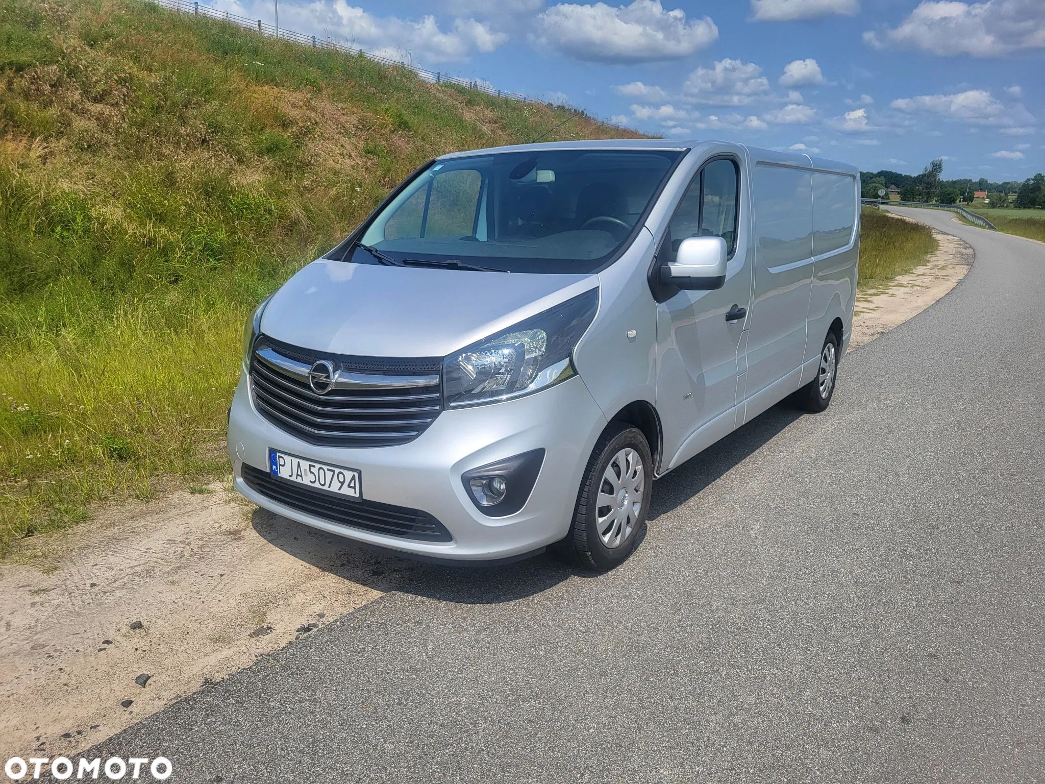 Opel Vivaro - 1