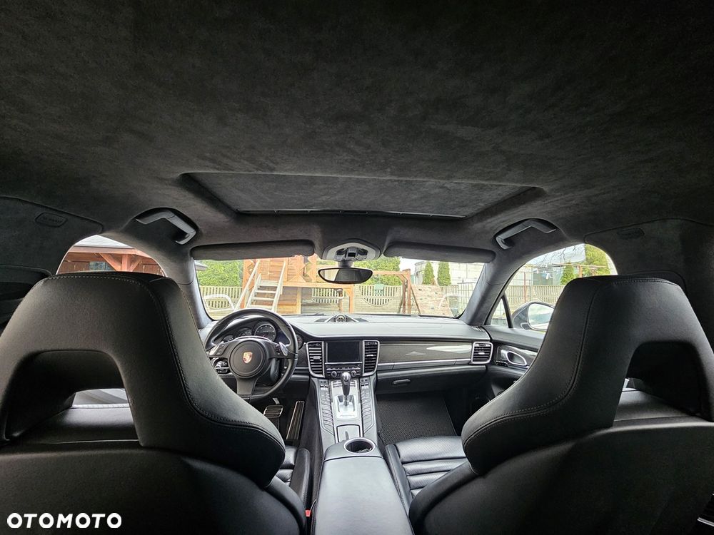 Porsche Panamera Turbo S - 32