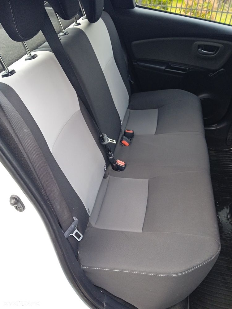 Toyota Yaris 1.5 Premium - 24
