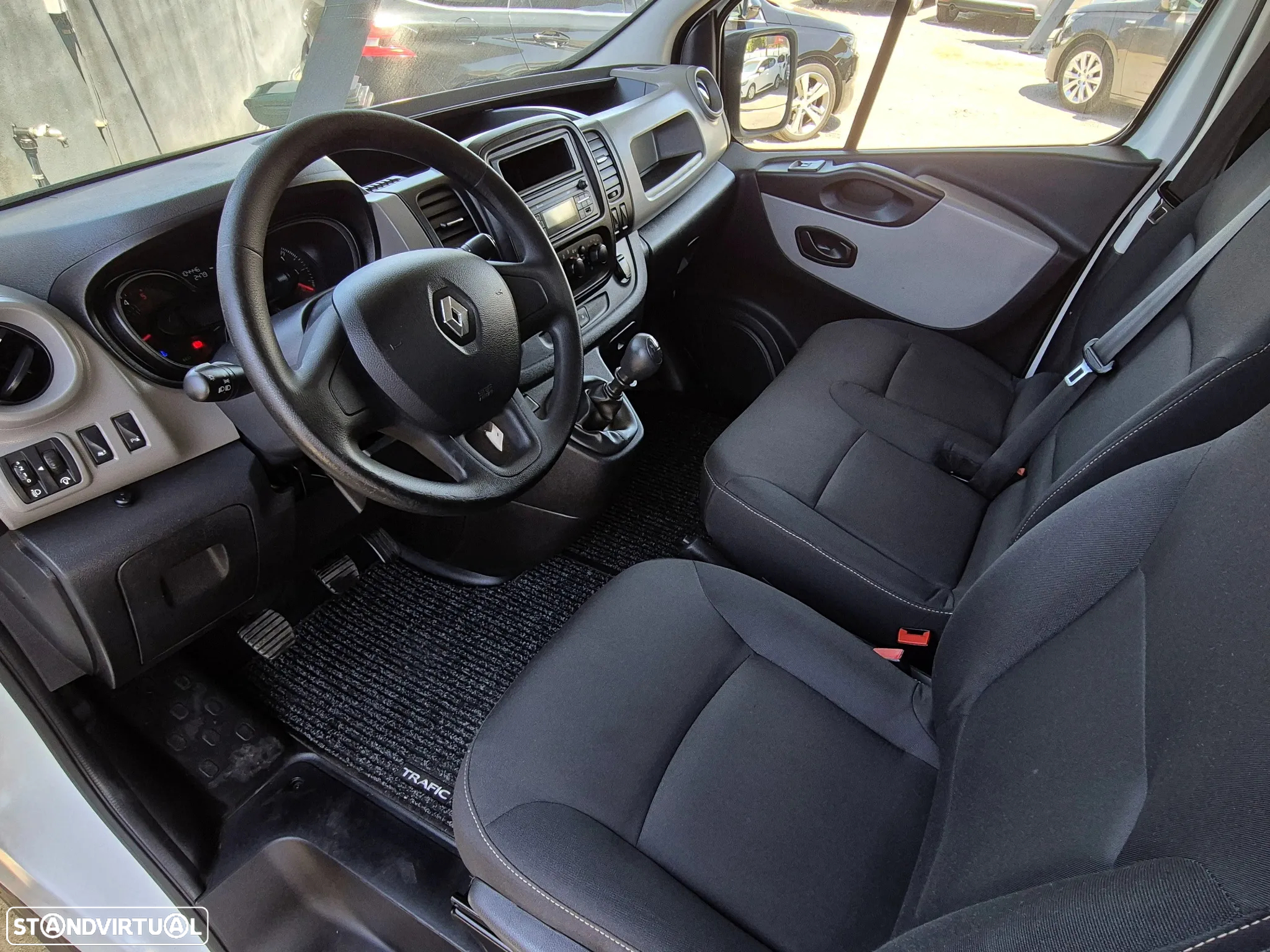 Renault Trafic 1.6 dCi L2H2 (Longa) - 8