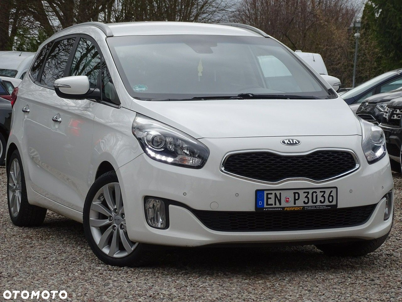 Kia Carens - 3