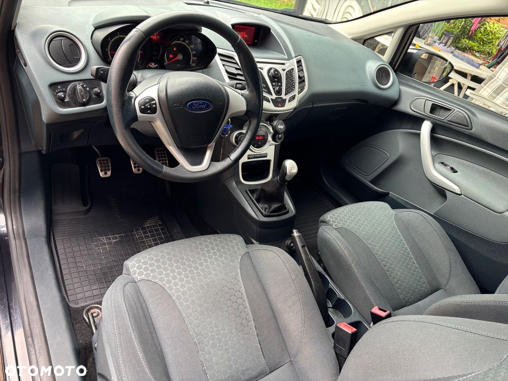 Ford Fiesta - 17