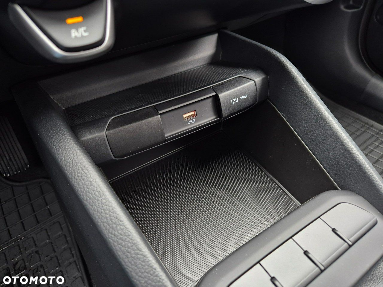 Kia Stonic - 26