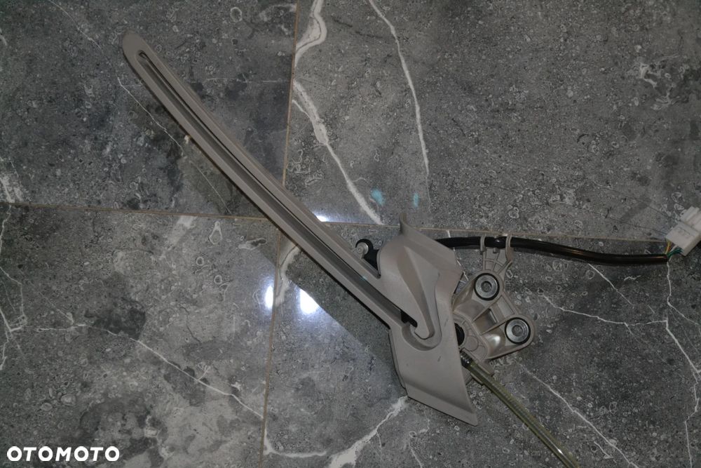 MERCEDES W212 KOMBI PROWADNICA ROLETY BAGAŻNIKA LEWA 2128202942 - 1